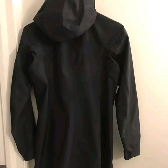 Arcteryx Gore Tex Codetta Coat M - Picture 9 of 10
